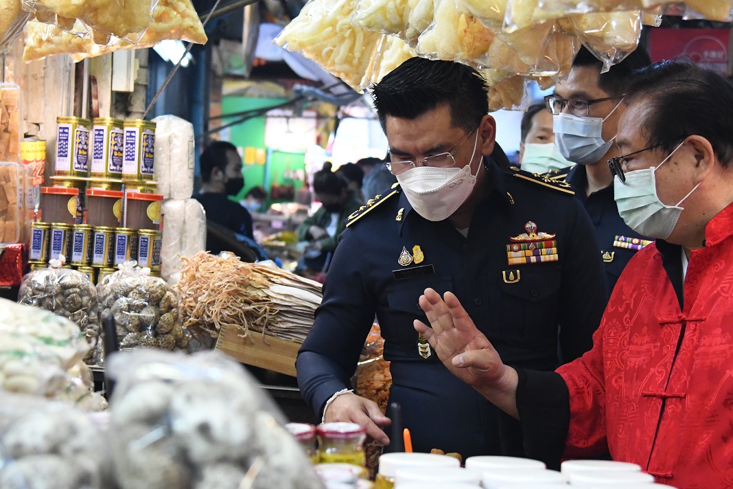 อธิบดีกรมการค้าภายในตรวจติดตามสถานการณ์ราคาสินค้าและปริมาณสินค้าในช่วงเทศกาลตรุษจีน