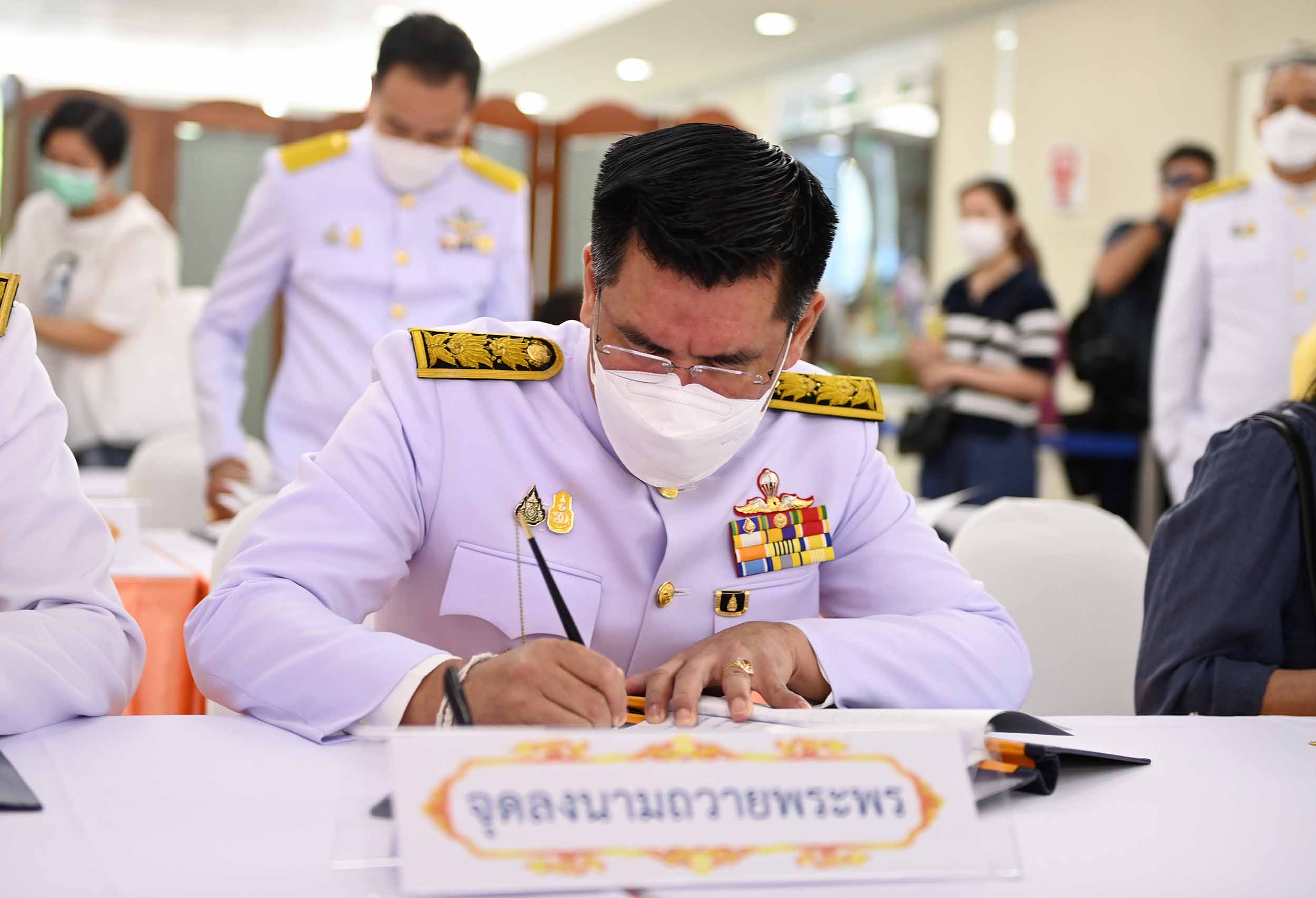 อธิบดีกรมการค้าภายใน ลงนามถวายพระพรสมเด็จพระเจ้าลูกเธอ เจ้าฟ้าพัชรกิติยาภา