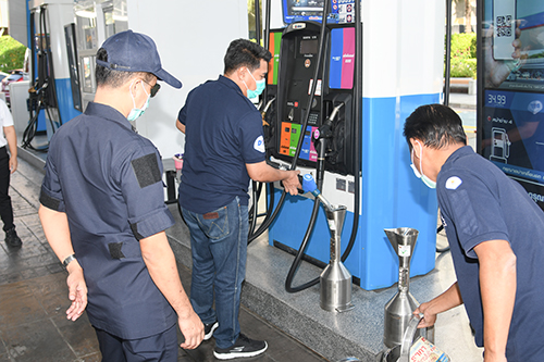 พาณิชย์ตรวจสอบความถูกต้องของสถานีบริการน้ำมัน