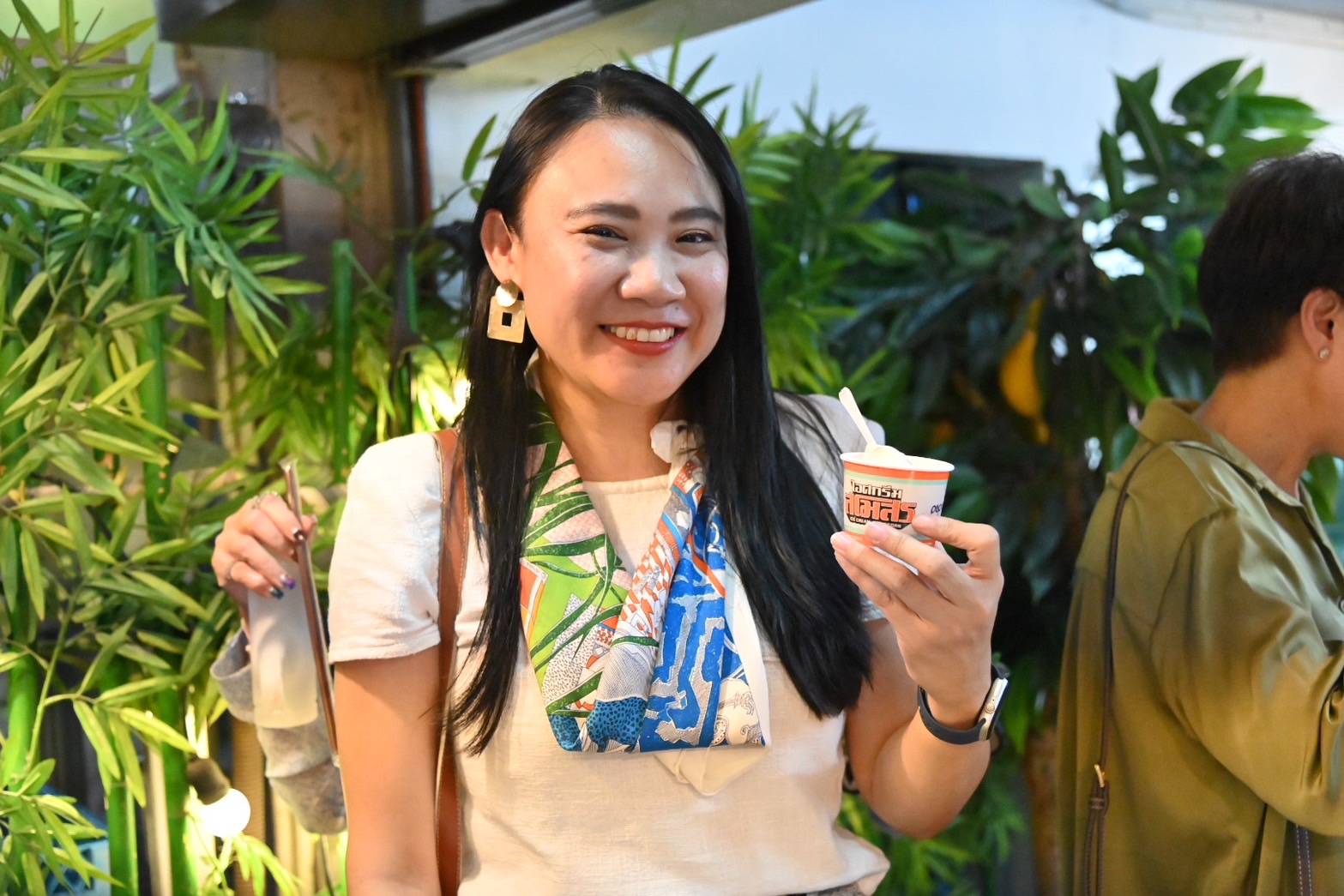 “พาณิชย์”ตรวจเยี่ยมผู้ประกอบการ และประชาสัมพันธ์ ถนนบรรทัดทอง