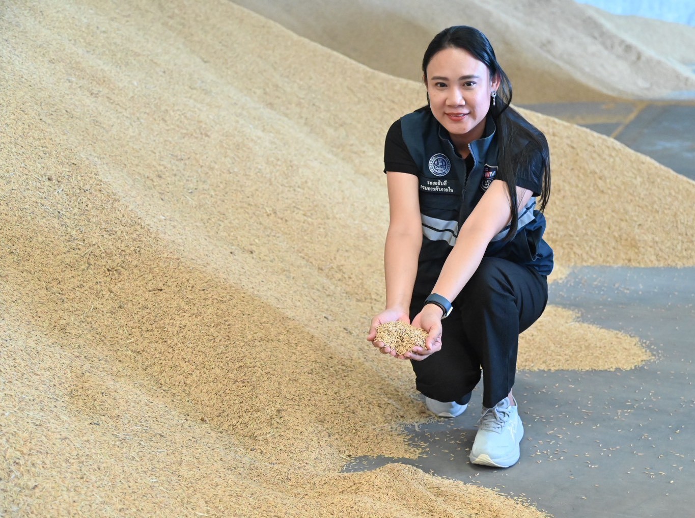 ข่าวเลขที่ 22/2569 DIT ลุยภาคอีสาน! เตรียมความพร้อมโรงสีรับผลผลิตข้าวนาปี 2568/69 หนุนโครงการชดเชยดอกเบี้ย เสริมสภาพคล่องรับซื้อข้าวชาวนา พยุงราคาข้าวต้นฤดูกาล (3 พฤศจิกายน 2568)