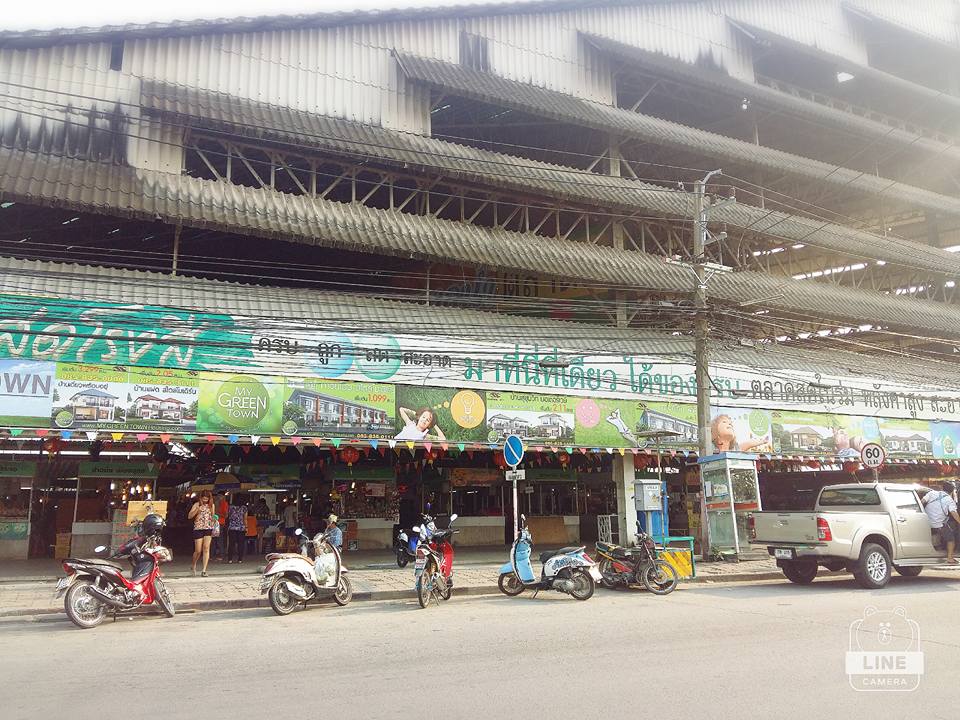 44995_ด้านหน้าตลาด.jpg