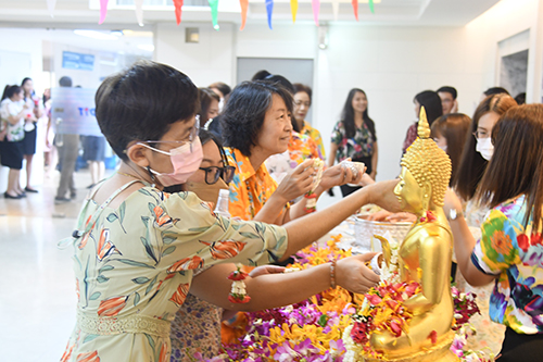 คน.ร่วมสืบสานประเพณีสงกรานต์