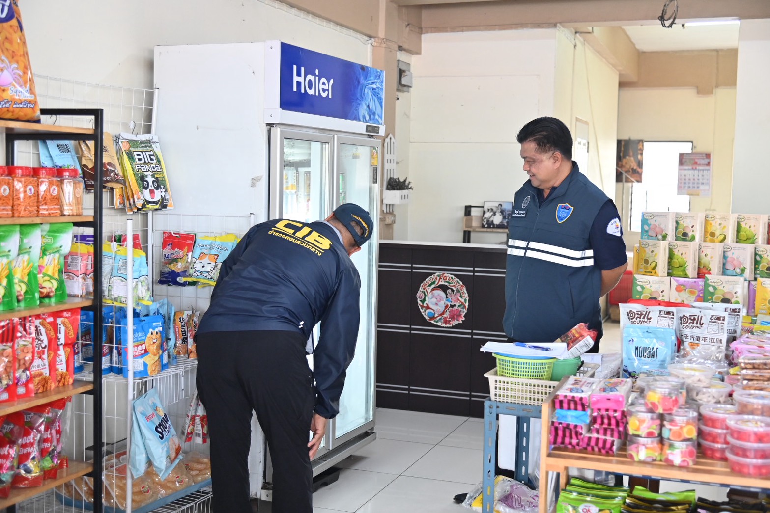 ข่าวเลขที่ 110/2569 กรมการค้าภายในดูแลราคาสินค้า-ค่าบริการรับสงกรานต์ 2569  เน้นย้ำ ห้ามฉวยโอกาสขึ้นราคา แนะประชาชนพบแจ้ง 1569 (9 เมษายน 2569)