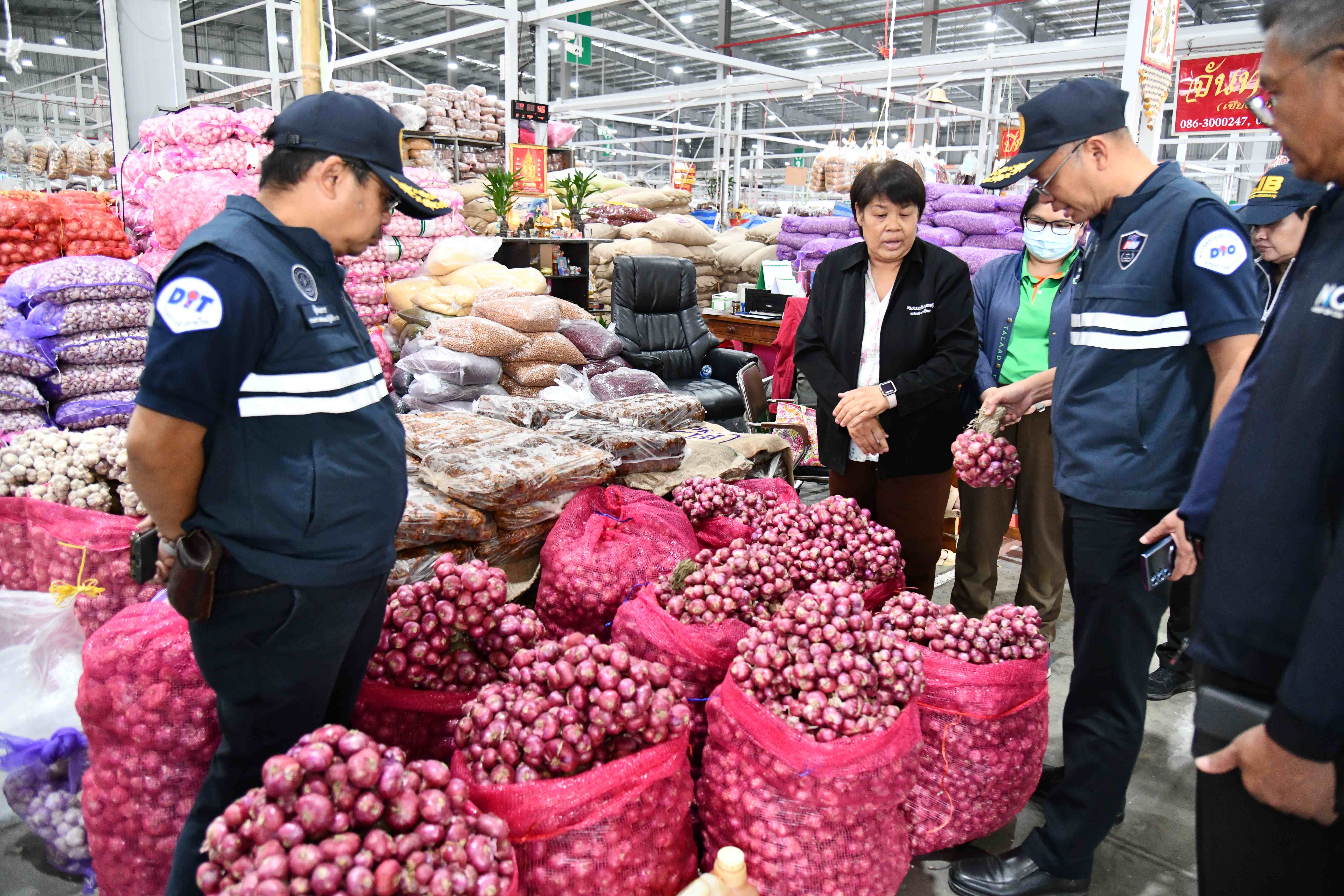 กรมการค้าภายในจับตาตรวจเข้ม การขนย้ายสินค้าเกษตรและพืชหัวรักษาความเป็นธรรมให้เกษตรกร