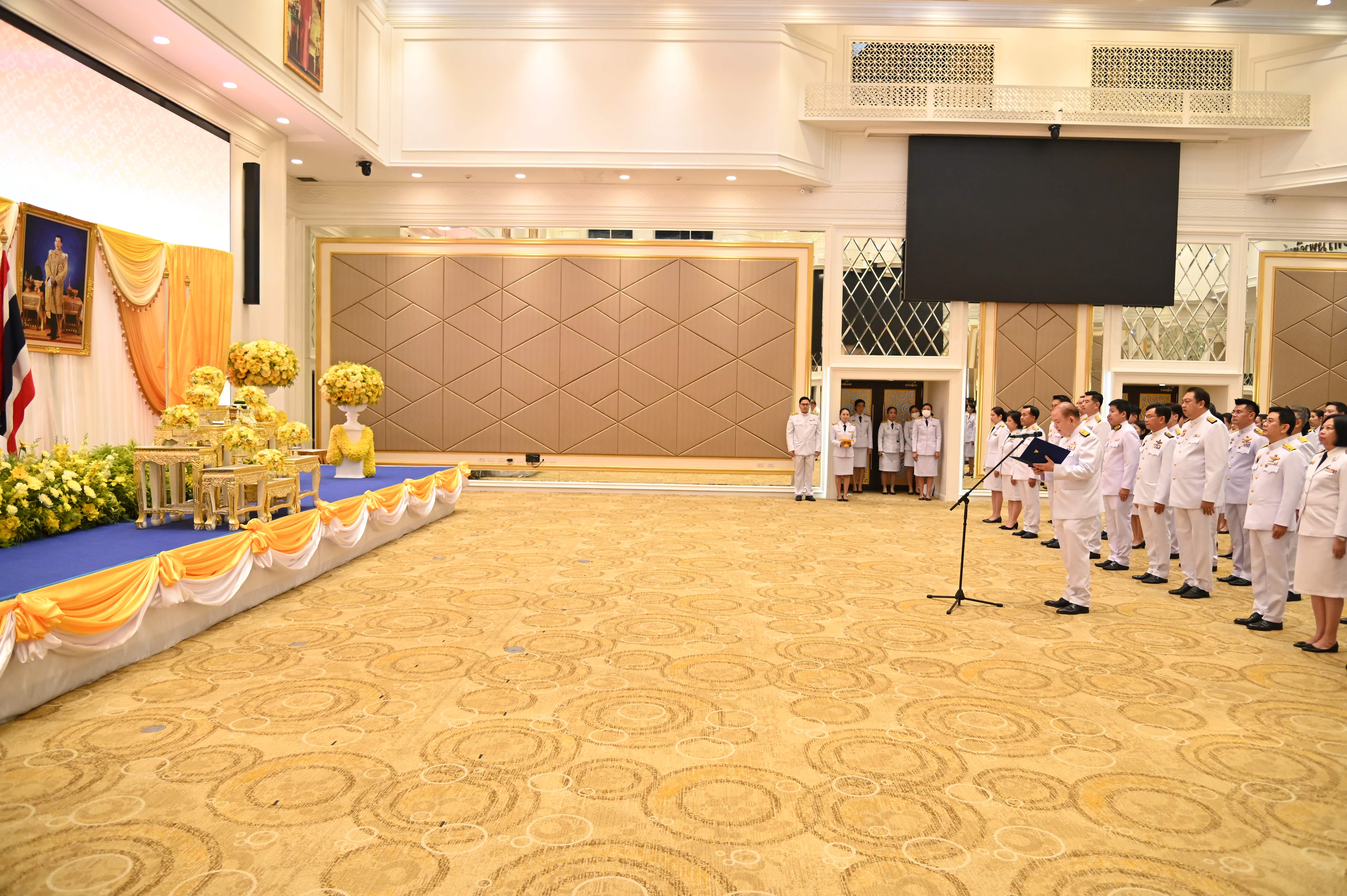 กรมการค้าภายใน ลงนามถวายพระพรชัยมงคล เนื่องในโอกาสวันฉัตรมงคล