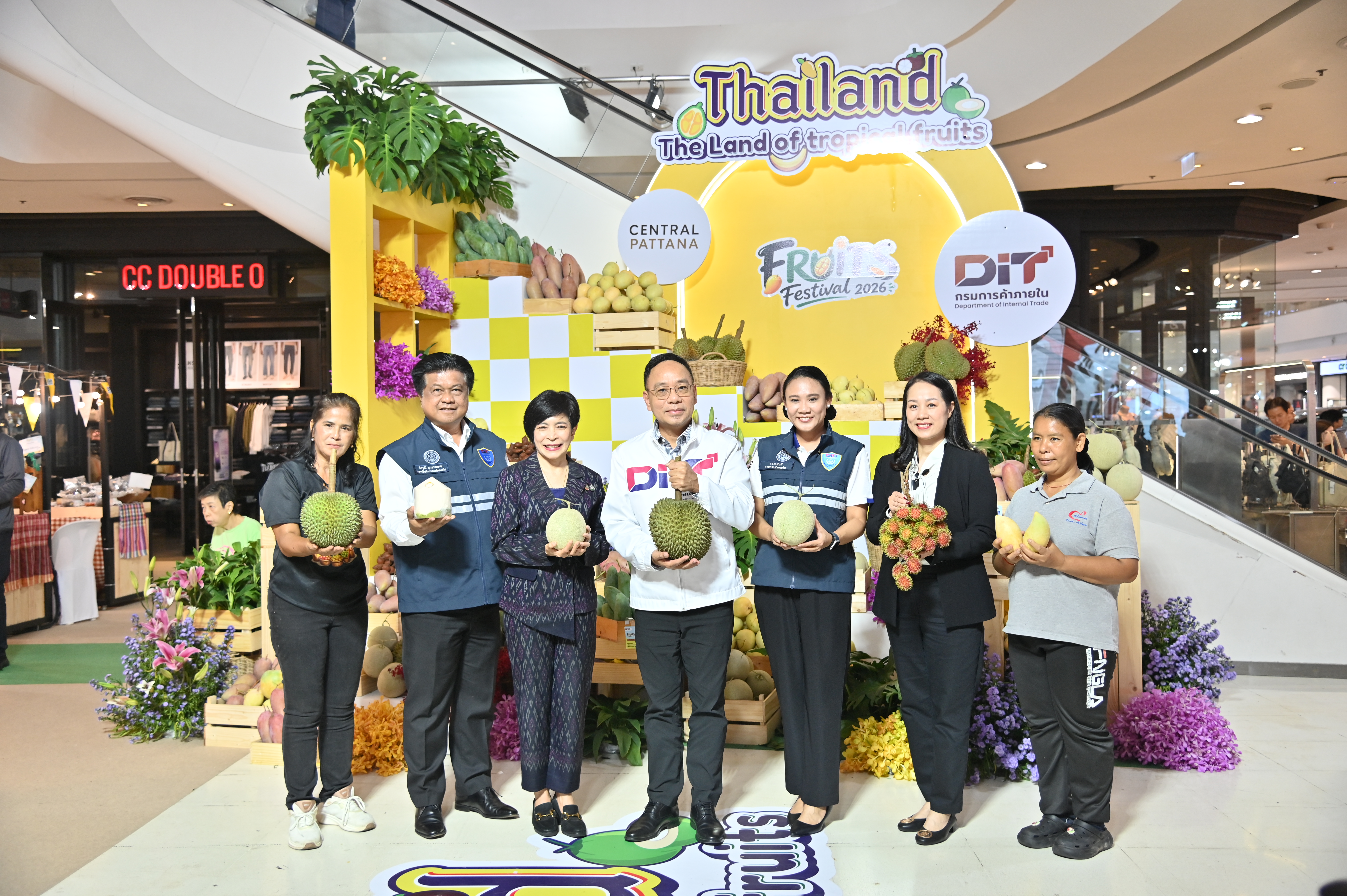 ข่าวเลขที่ 135/2569 “สุดคึกคัก! พาณิชย์ยกสวนผลไม้ไทยบุกเซ็นทรัล เวสต์เกต เปิด ‘Fruits Festival 2026’ รวมทุเรียนหายากทั่วไทย 6-11 พ.ค. คาดขายทะลุ 150 ตัน”  (8 พฤษภาคม 2569)
