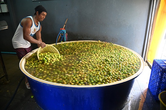 กรมการค้าภายในลงพื้นที่โรงงานแปรรูปน้ำมะนาว