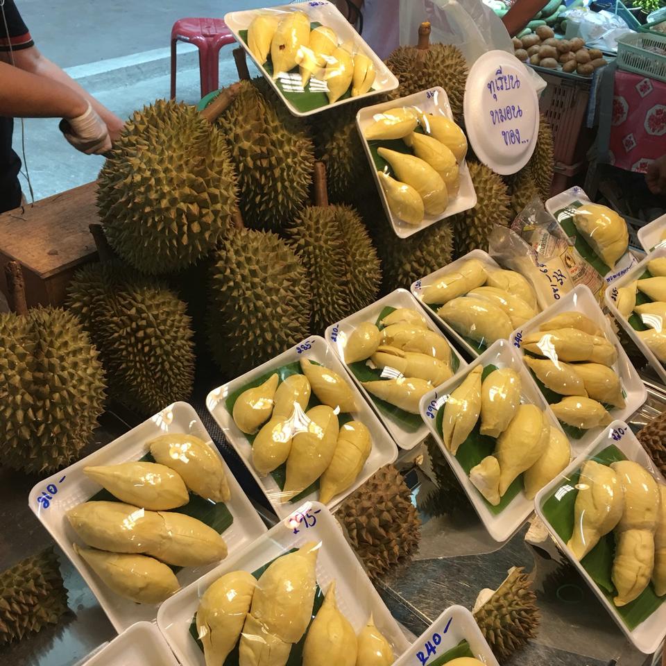 23210_แผงค้ ผลไม้.jpg