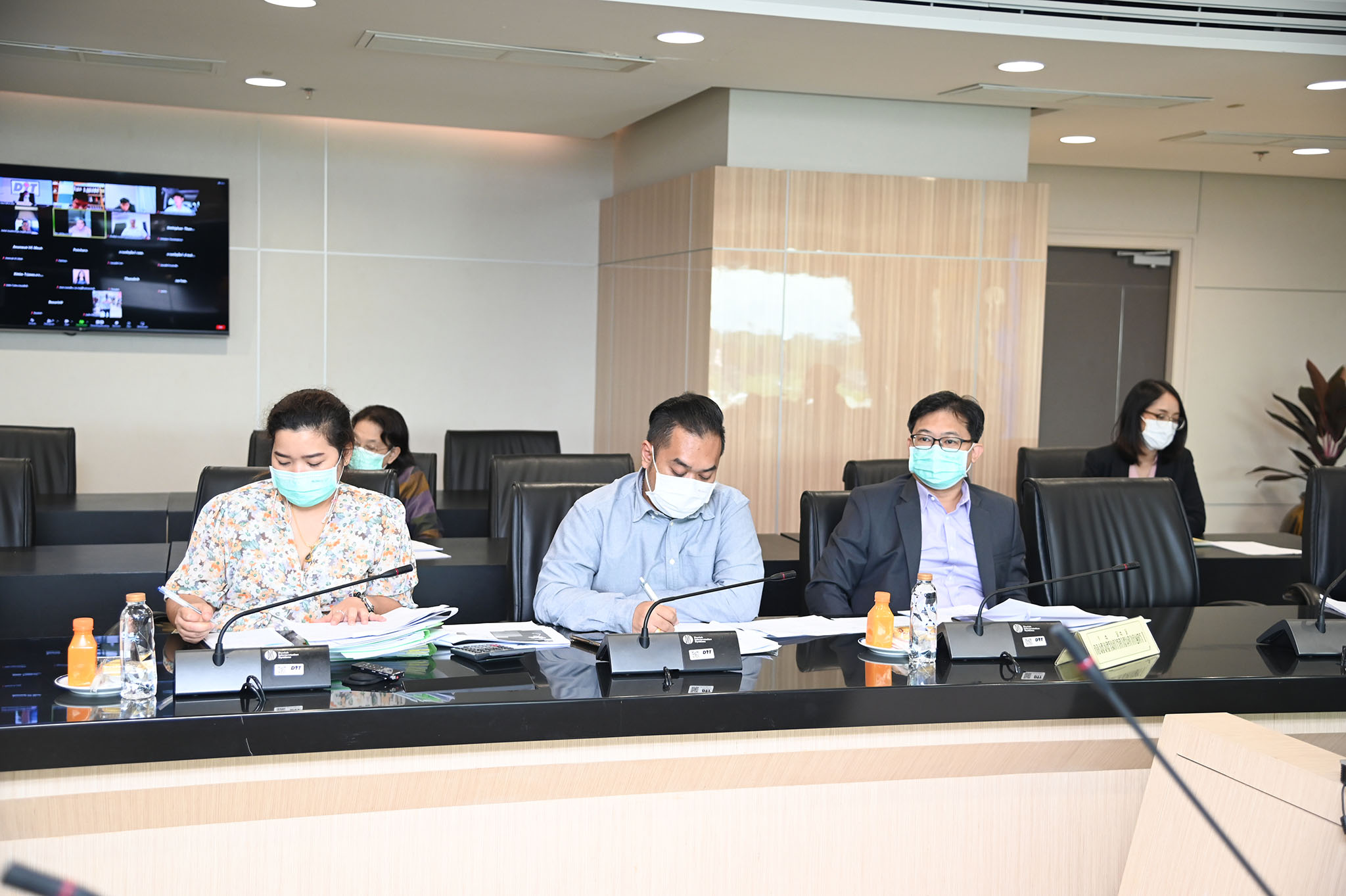 กรมการค้าภายใน ประชุมติดตามสถานการณ์หมู