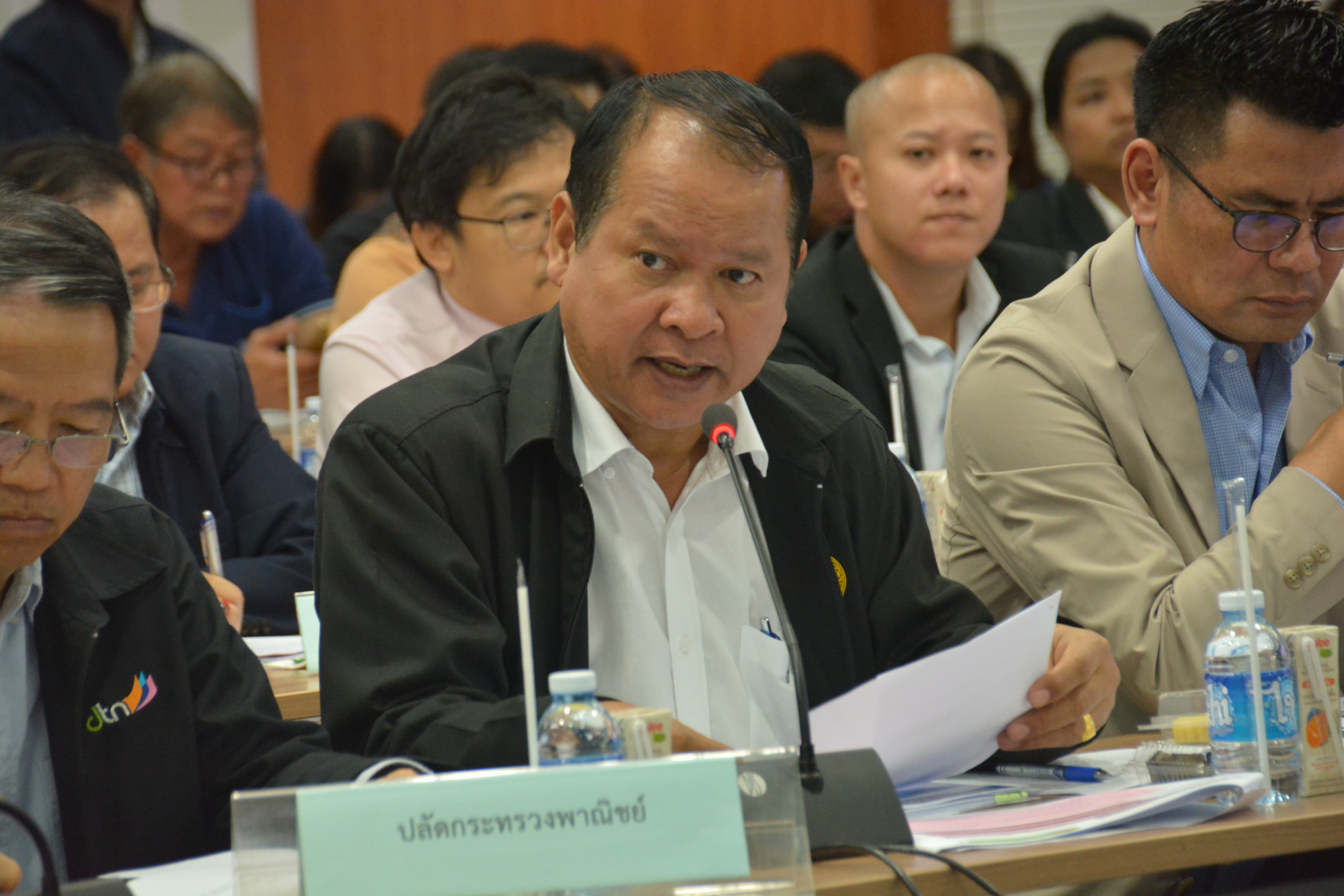 รมว.พาณิชย์ นำประชุม 3 ฝ่ายเคาะประกันรายได้มันสำปะหลัง 