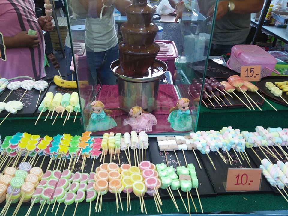 46375_ร้านขายขนมช๊อคโกแล็ค.jpg