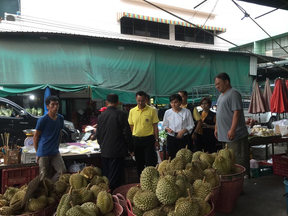 อธิบดีกรมการค้าภายในลงพื้นที่ติดตามสถานการณ์การจำหน่ายผักผลไม้ ณ ตลาดเมืองใหม่ จ. เชียงใหม่