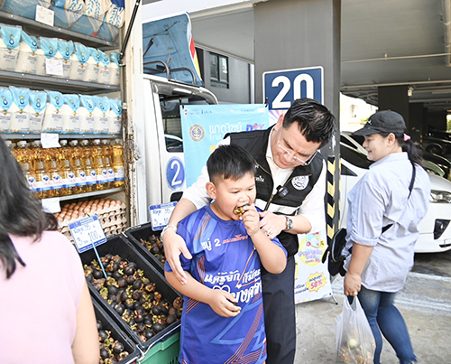 พาณิชย์เปิดจุดระบายผลไม้ในหมู่บ้านและคอนโดส่งตรงถึงผู้บริโภค