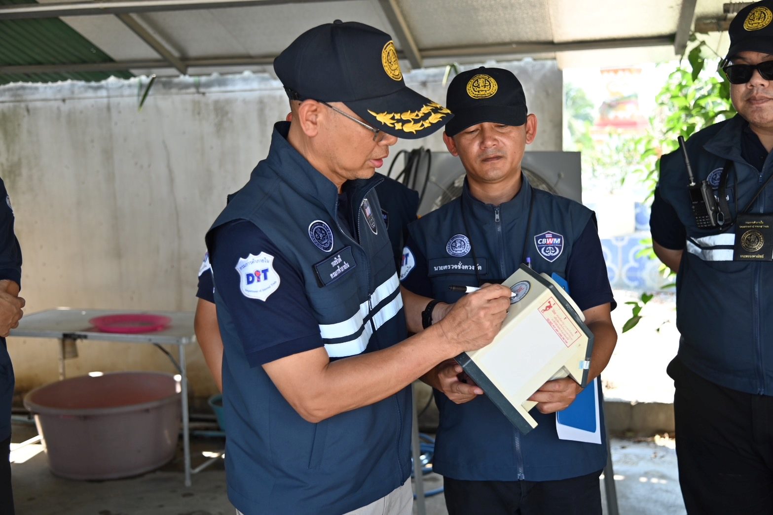 พาณิชย์ ลุยต่่อเนื่อง ตรวจผู้ประกอบการรับซื้อข้าวเปลือก สร้างความเป็นธรรมให้เกษตรกร