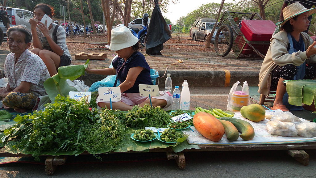 57385_แผงคาผัก.jpg
