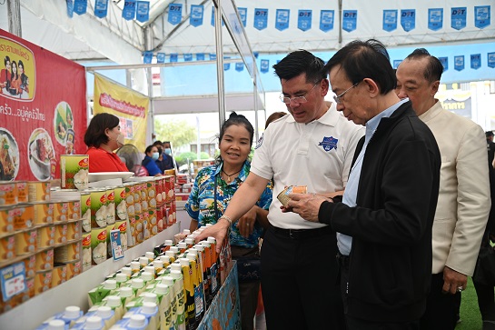 พาณิชย์ จัดงาน “ธงฟ้าราคาประหยัด” ลดภาระค่าครองชีพประชาชนชาวสมุทรปราการ