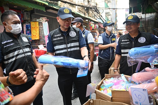 พาณิชย์ ตรวจสายใต้ใหม่ ตลาดสดธนบุรี สำเพ็ง รักษาความเป็นธรรมทางการค้าช่วงสงกรานต์