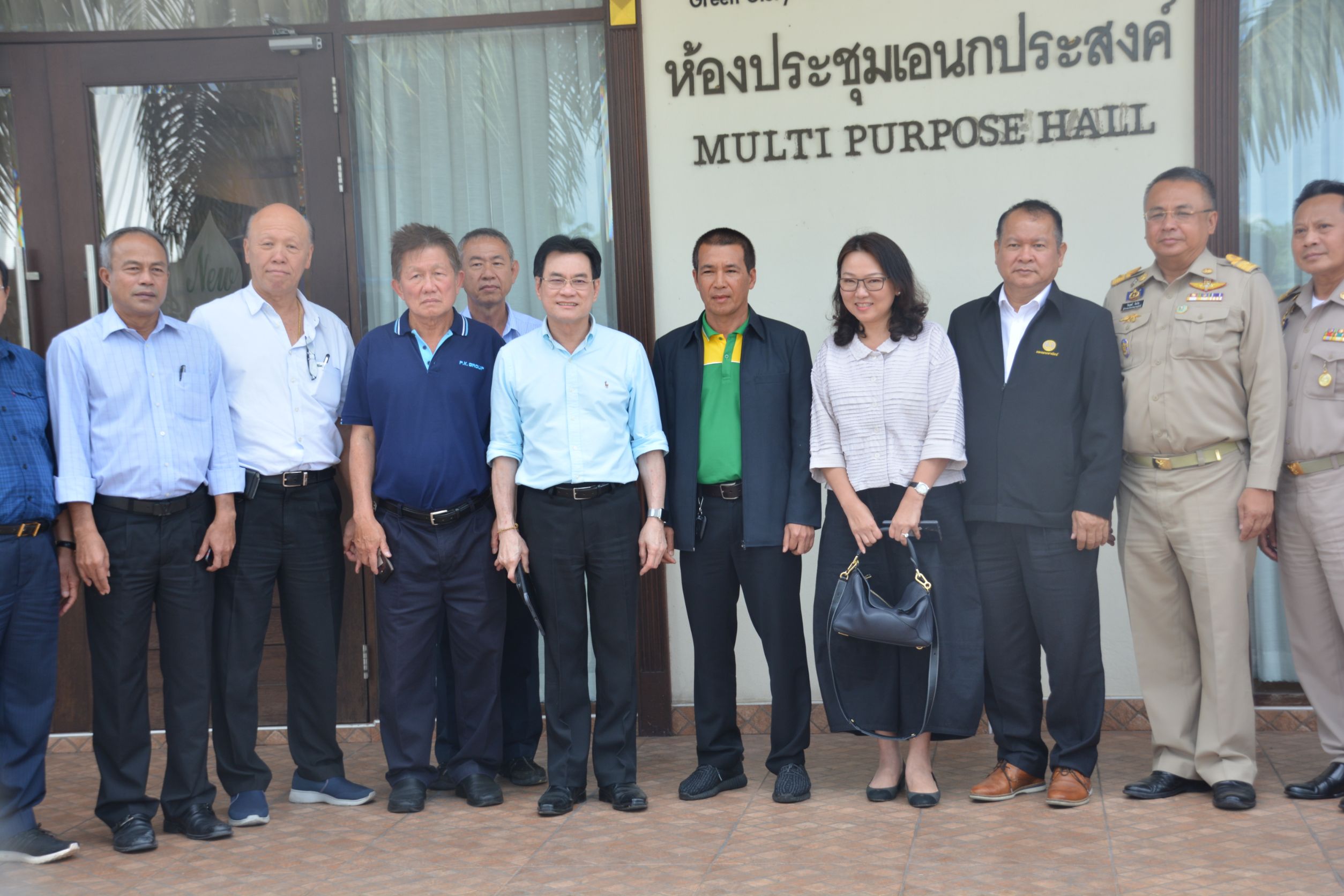 รัฐมนตรีว่าการกระทรวงพาณิชย์ลงพื้นที่โรงงานสกัดน้ำมันปาล์ม