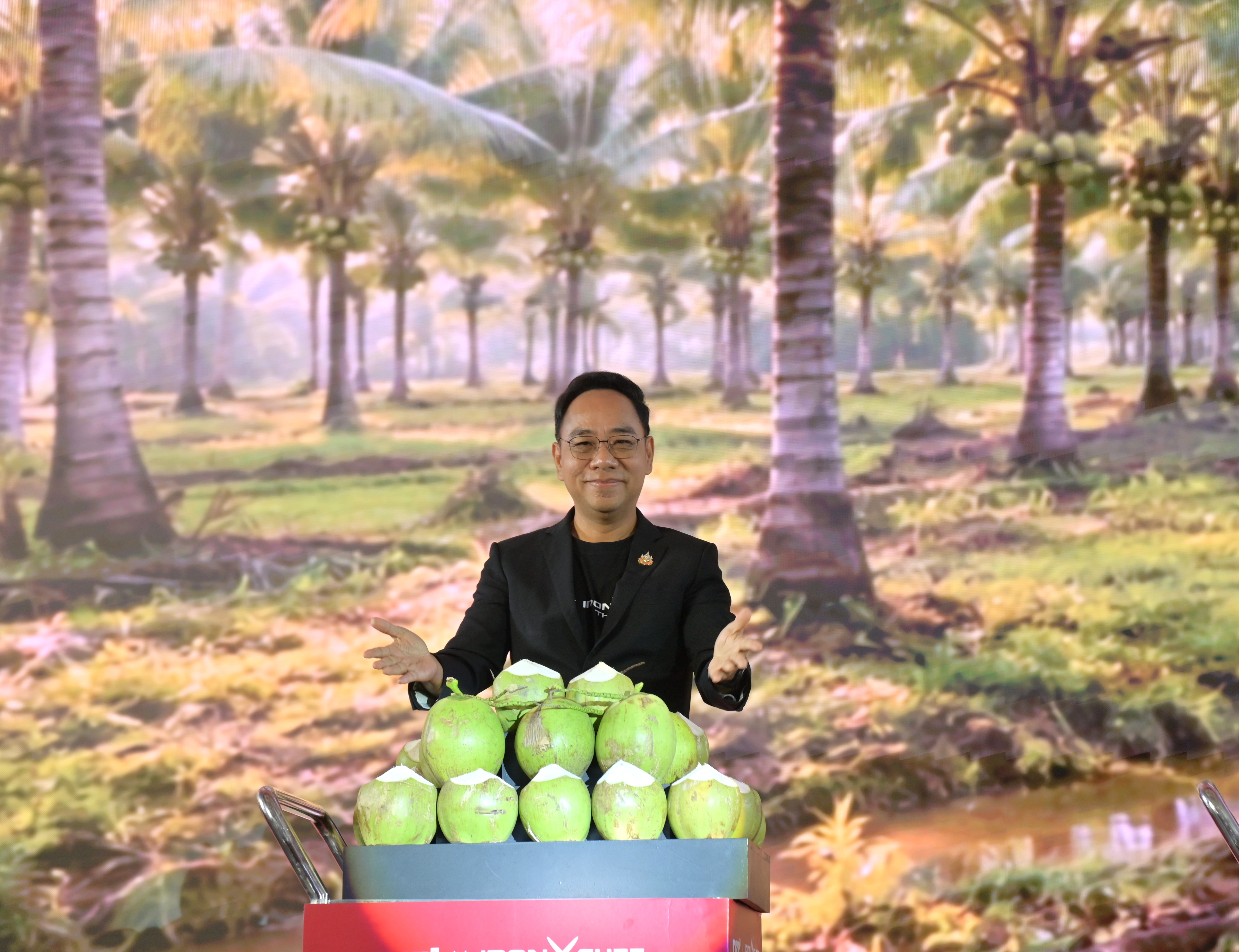 ข่าวเลขที่ 218/2569 “พาณิชย์” ผนึก Iron Chef Thailand เปิดเวทีปั้นเชฟรุ่นใหม่ ดึง 7 คาเฟ่ชั้นนำต่อยอดเบเกอรี่จากวัตถุดิบไทย วางขายกว่า 7,800 สาขา เป้าดูดซับ 500 ตัน (3 กันยายน 2569)