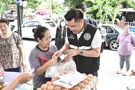 พาณิชย์ ตรวจติดตามจุดจำหน่ายมังคุด ผ่านโมบายพาณิชย์