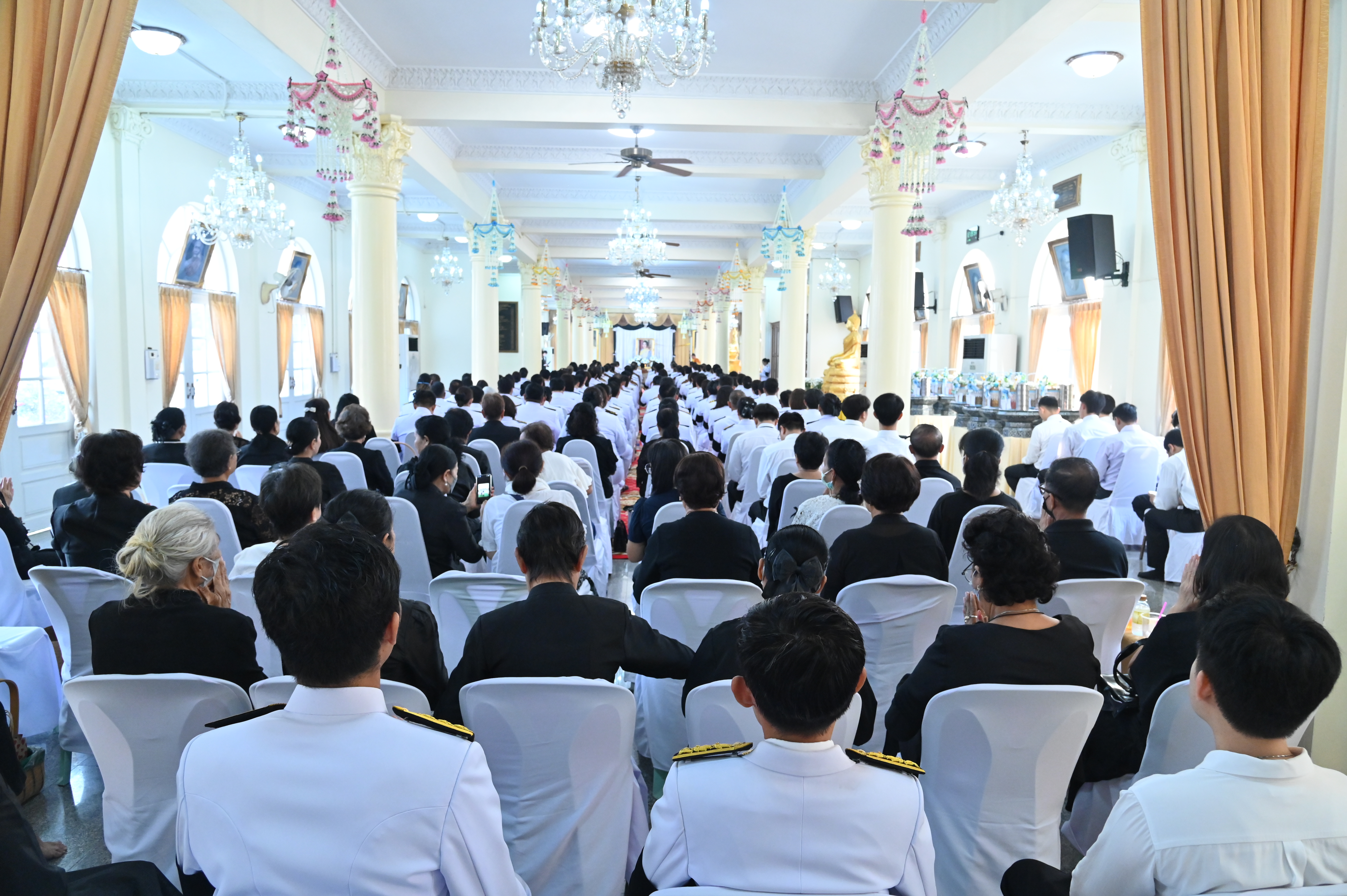 พิธีบำเพ็ญกุศลสตมวาร ครบ 100 วัน  ถวายเป็นพระราชกุศลสมเด็จพระนางเจ้าสิริกิติ์  พระบรมราชินีนาถ พระบรมราชชนนีพันปีหลวง