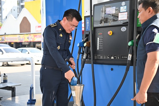 ตรวจสถานีบริการน้ำมัน  สร้างความมั่นใจให้ประชาชน