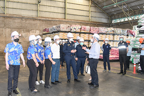 ตรวจสถานการณ์ราคาสินค้าเเละเยี่ยมชมคลังสินค้าปุ๋ย