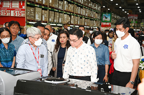 พาณิชย์ลงพื้นที่ตรวจสถานการณ์ราคาสินค้า