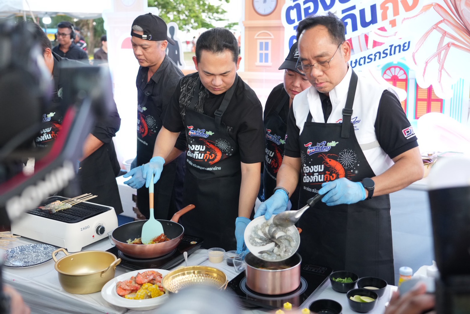 ข่าวเลขที่ 174/2569 คึกคัก! พาณิชย์โชว์ศักยภาพกุ้งไทยระดับโลก จัด “ไทยช่วยไทยพลัส : ต้องชม ต้องกินกุ้ง” ที่ภูเก็ต กระตุ้นบริโภคตลาดท่องเที่ยว (27 มิถุนายน 2569)