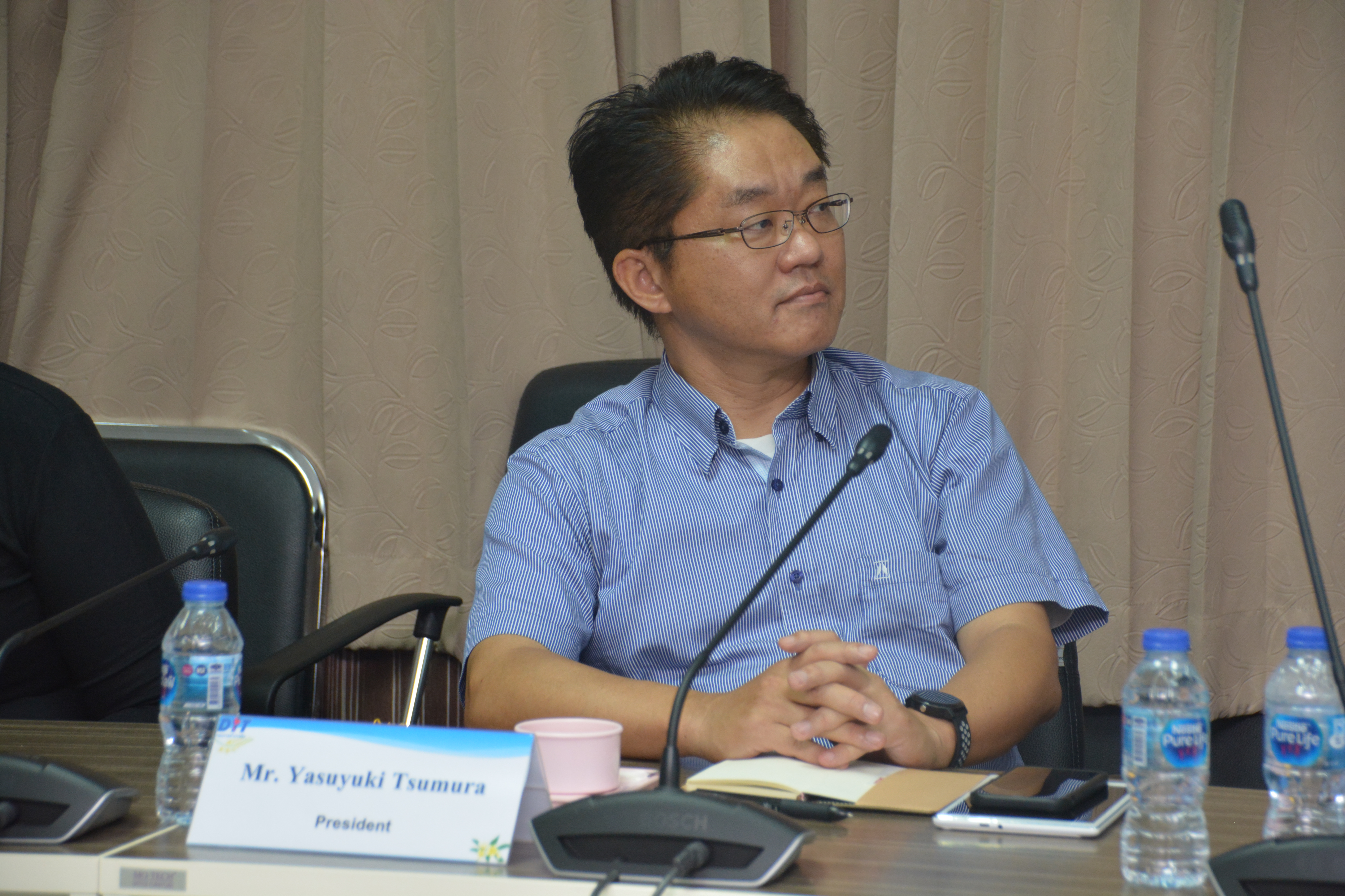 รองอธิบดีกรมการค้าภายใน นำคณะสปป.ลาวเยี่ยมชมการสาธิตวิธีการตรวจสอบมาตรวัดปริมาตรน้ำมันเชื้อเพลิง