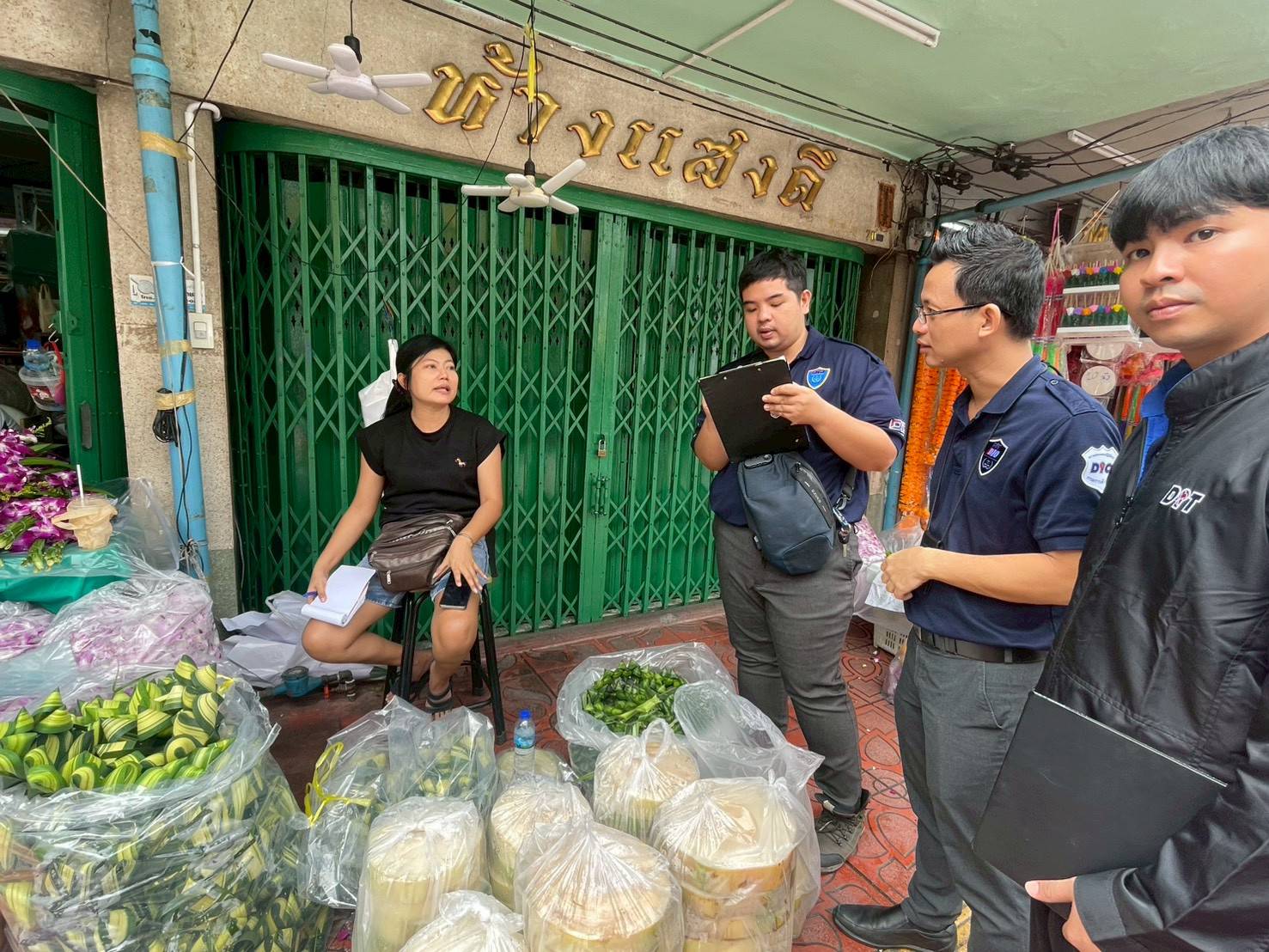 ข่าวเลขที่ 26/2568 DIT ลงพื้นที่ตรวจสอบราคาสินค้าช่วงเทศกาลลอยกระทง ย้ำดูแลราคายุติธรรม พร้อมแนะประชาชนเปรียบเทียบราคาก่อนซื้อ (5 พฤศจิกายน 2568)