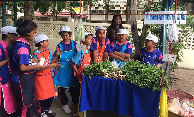 21495_นักเรียนขาย 4.jpg