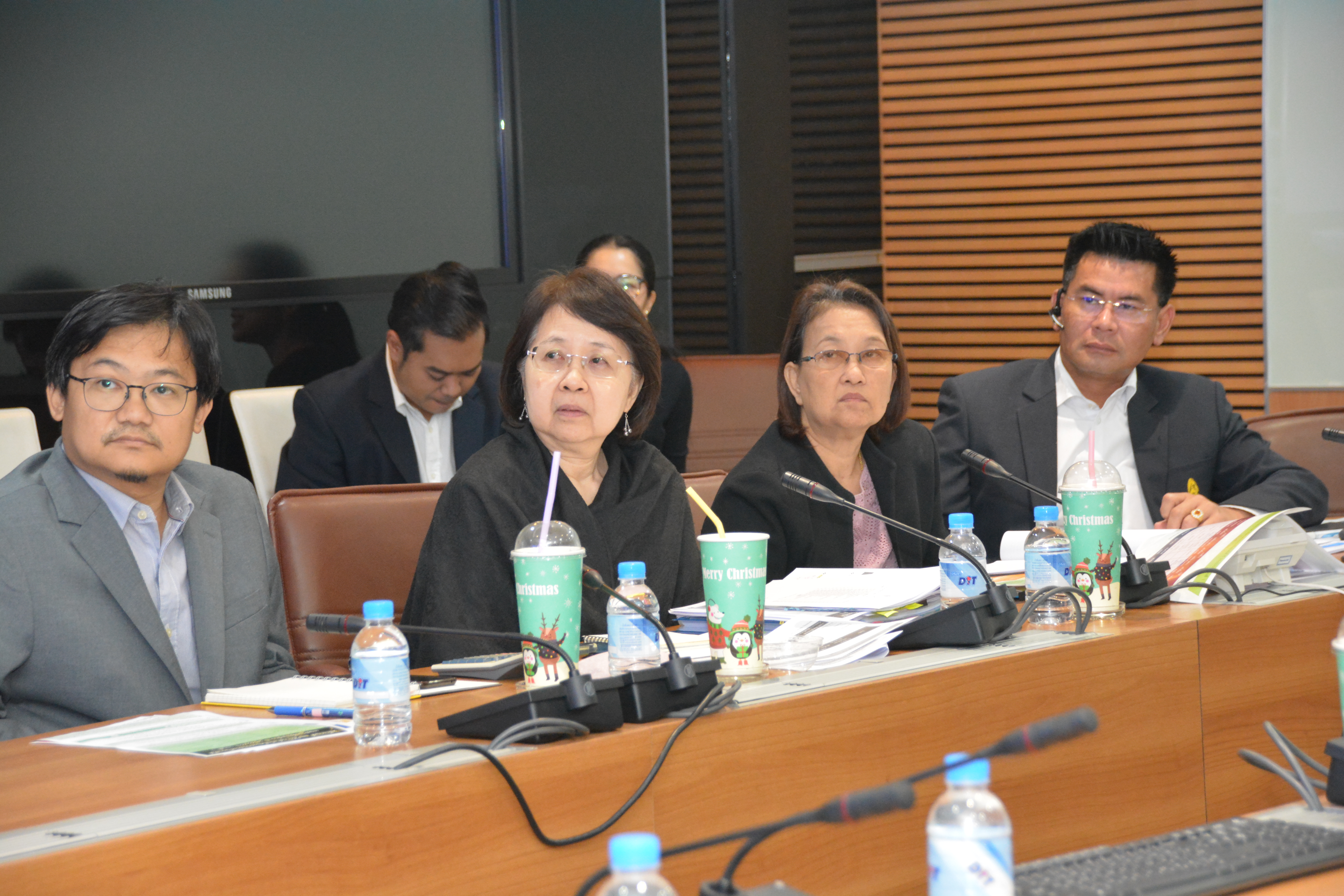 อธิบดีประชุมวีดิทัศน์ทางไกล