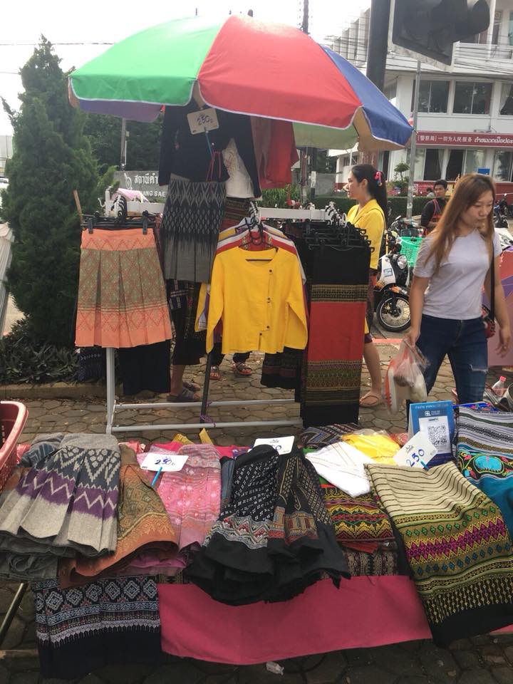 67767_แผงค้าเสื้อผ้า.jpg