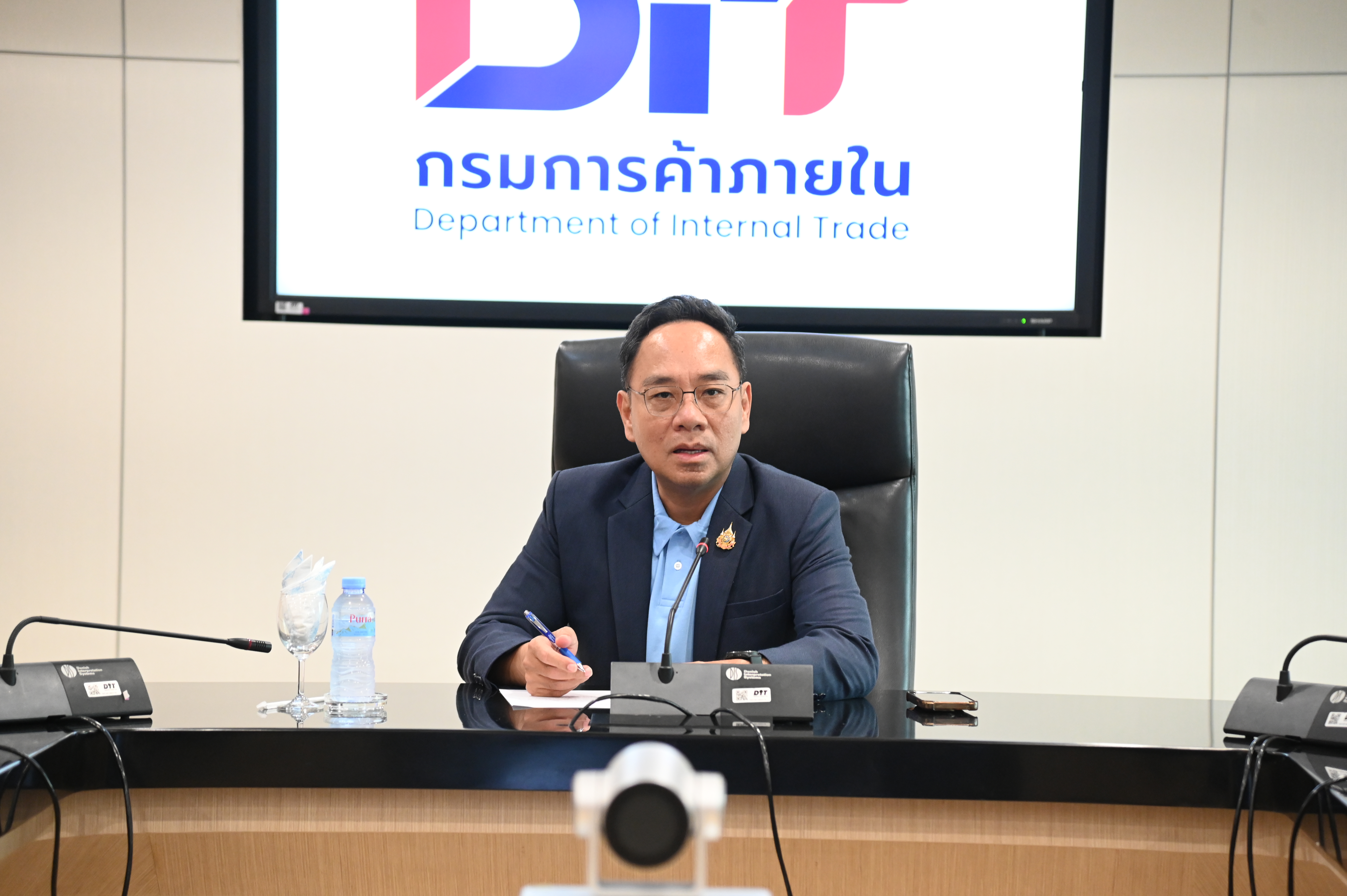 ข่าวเลขที่ 31/2569 พาณิชย์ลดค่าธรรมเนียมส่งออกข้าว หนุนเกษตรกร–รายย่อยโกอินเตอร์ ขยายตลาดข้าวไทยทั่วโลก (12 พฤศจิกายน 2568)