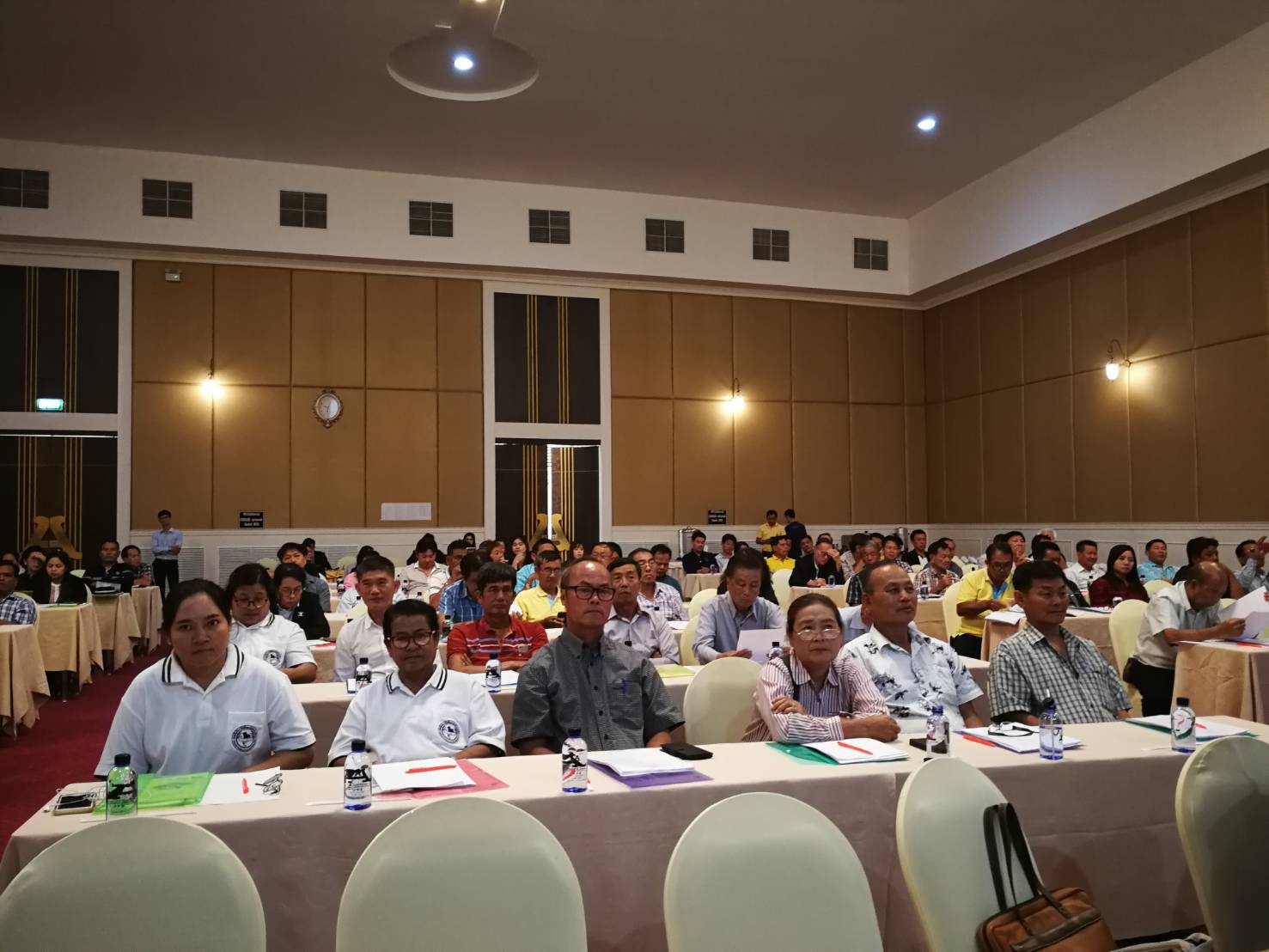  รองอธิบดีกรมการค้าภายใน ร่วมเป็นวิทยากรในโครงการเสวนาวิชาการ เรื่อง “ทิศทางอ้อยโรงงาน โคนมและโคเนื้อ เพื่อสร้างองค์ความรู้ สู่การแก้ปัญหาที่ยั่งยืน”