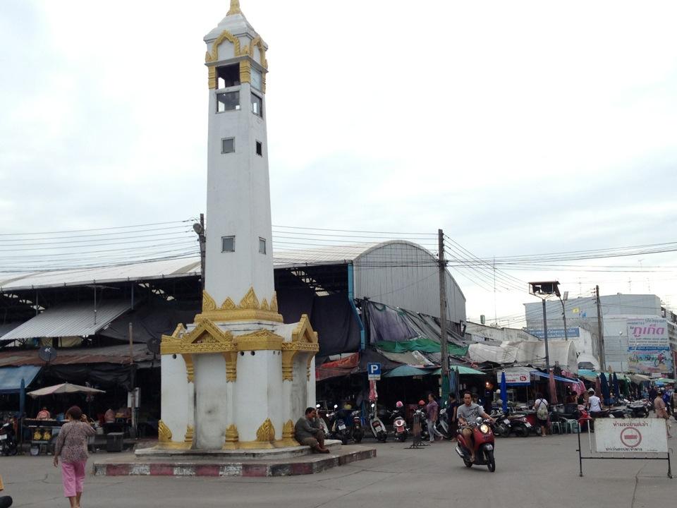 44022_ด้านหน้าตลาด.jpg