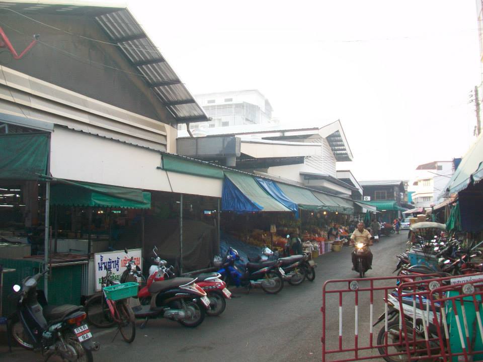 33617_ด้านข้างตลาด.jpg