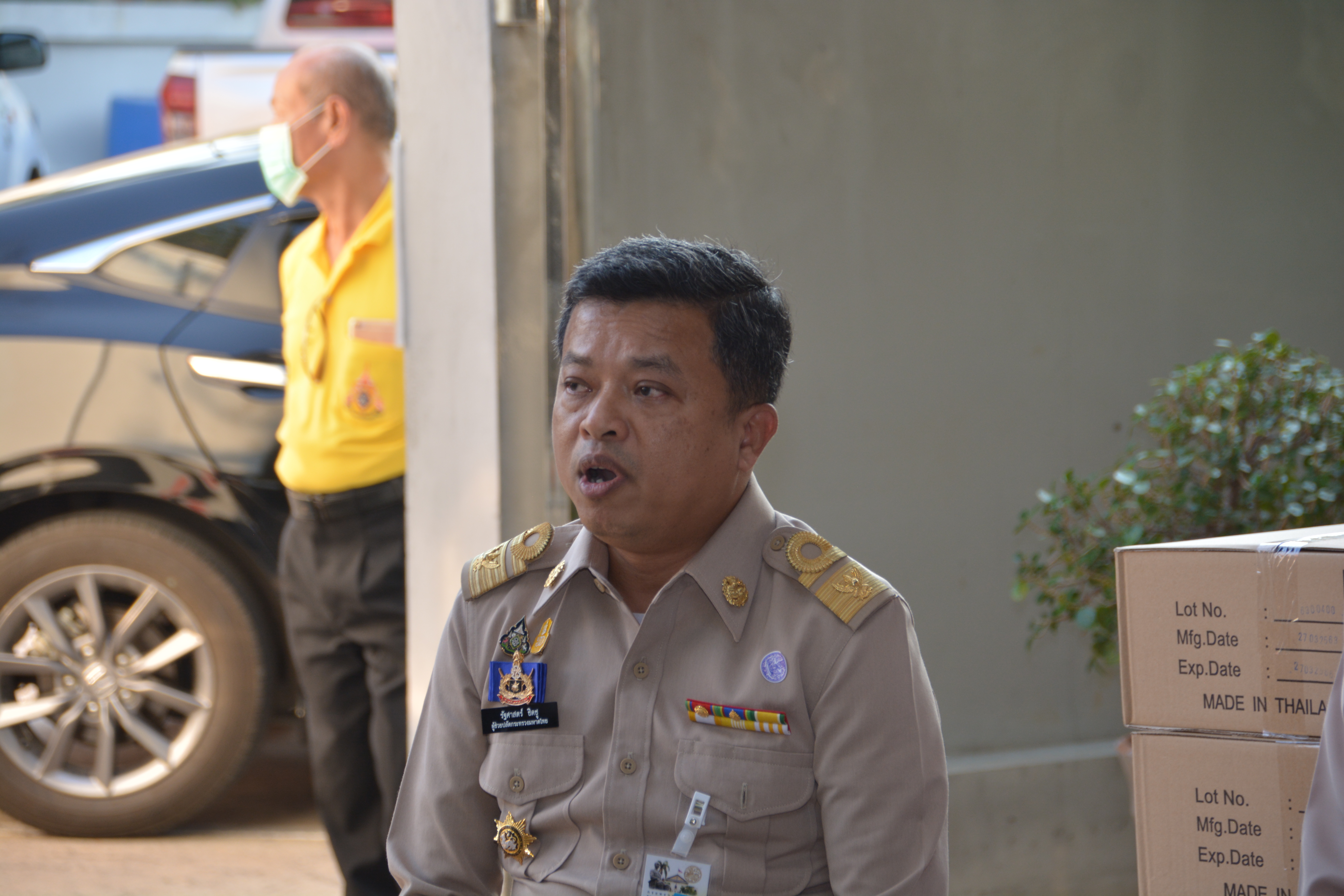 ปลัดกระทรวงพาณิชย์ ลงพื้นที่ตรวจหน้ากากอนามัย ก่อนส่งตรง 22 จังหวัด