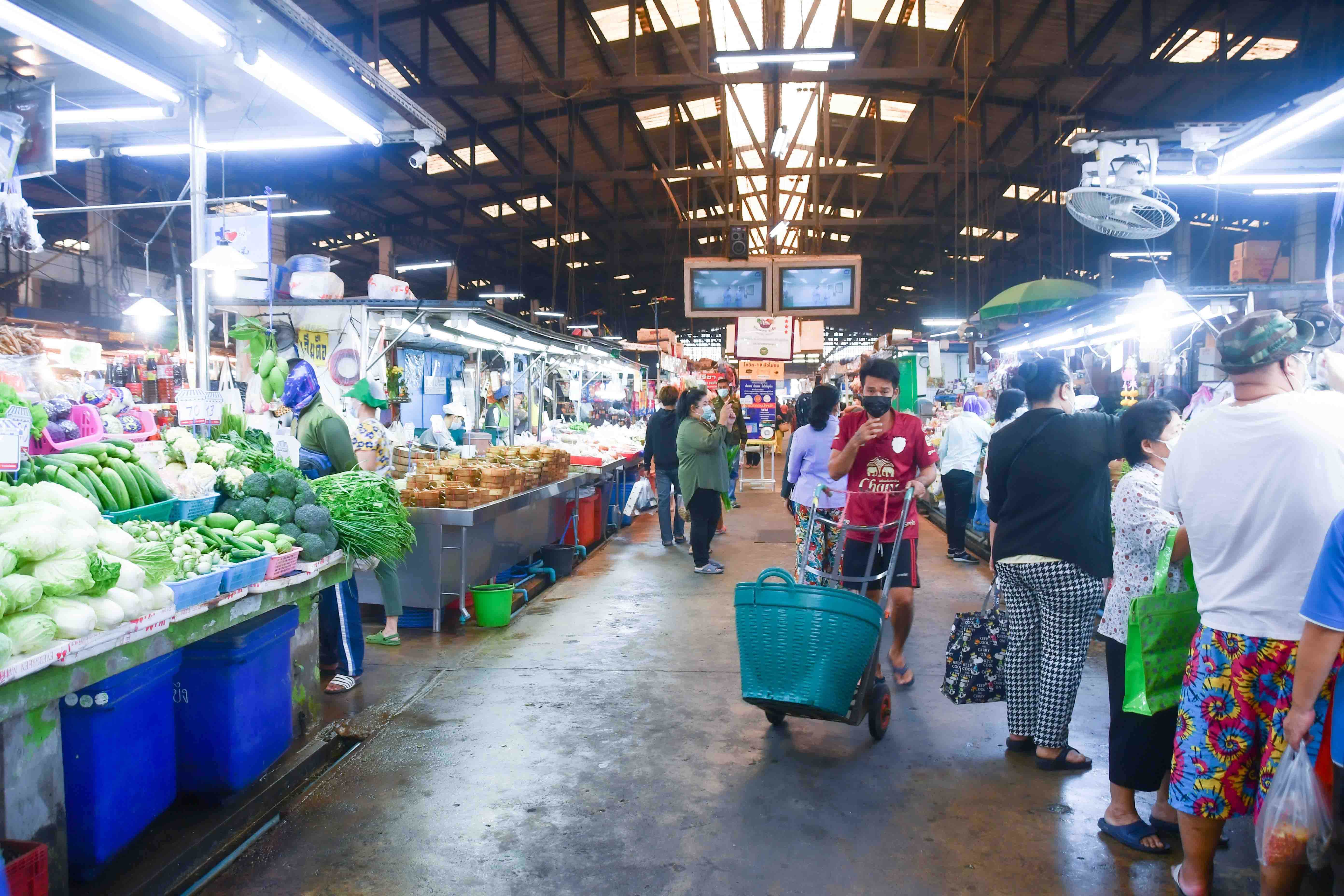"การ์ดไม่ตก ตลาดสดช้อปได้ มั่นใจ ไร้โควิด"