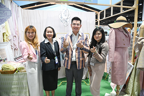กรมการค้าภายในร่วมงาน Thailand Local BCG Plus Expo 2013