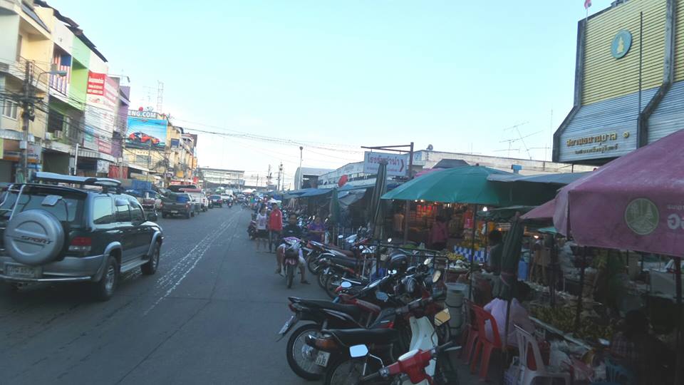 44025_ด้านหน้าตลาด.jpg