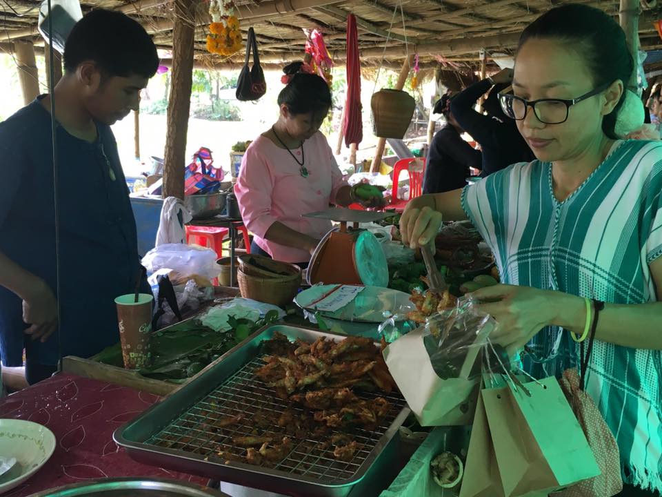 45398_ร้านค้าภายในตลาด 2.jpg