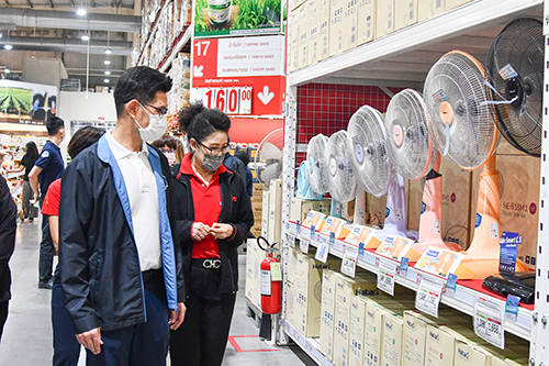 กรมการค้าภายในตรวจสอบสถานการณ์ราคาสินค้าอุปโภคบริโภค