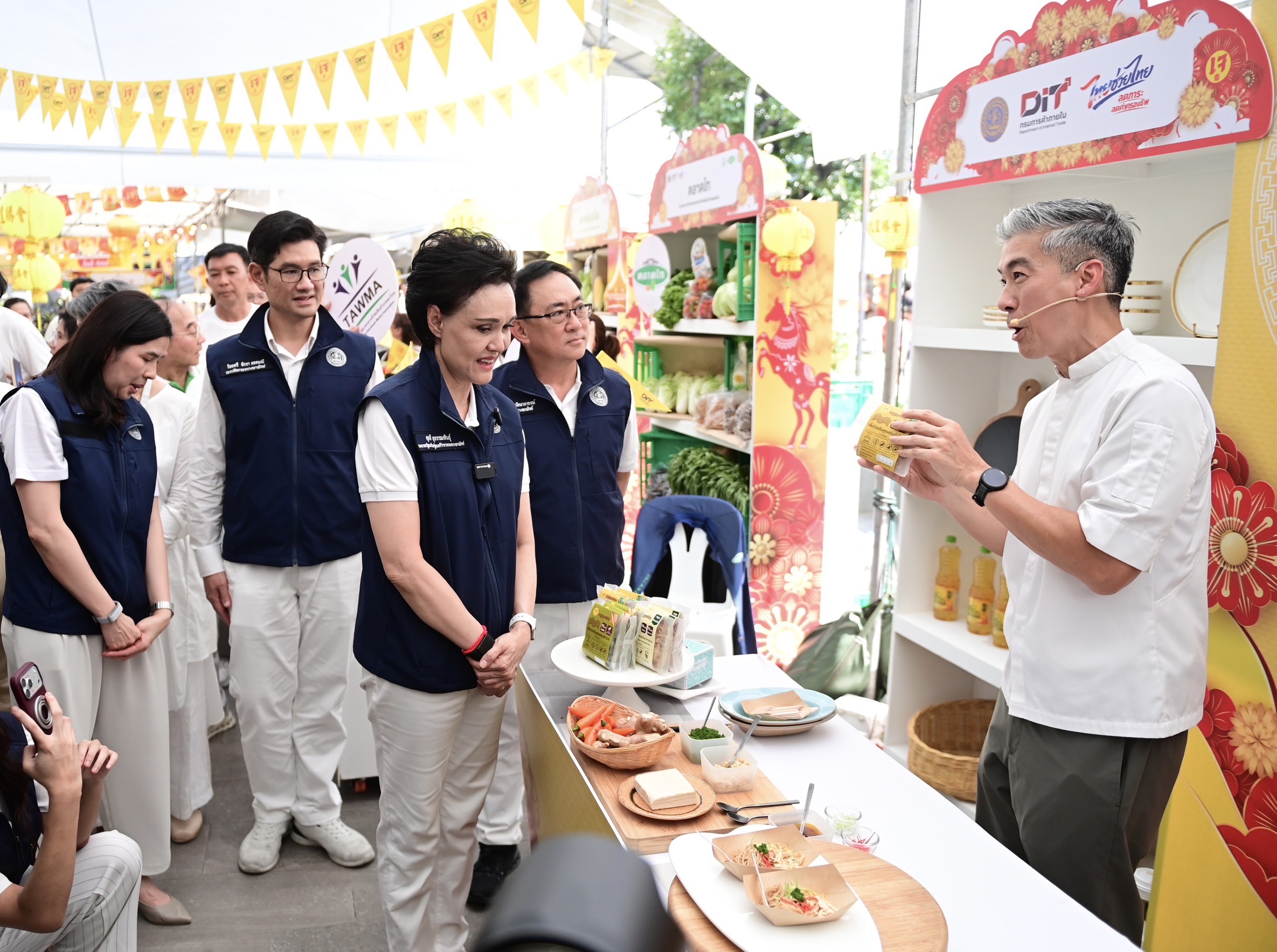 ข่าวเลขที่ 8/2570 “พาณิชย์” ผนึก 45 พันธมิตร จัด “ไทยช่วยไทย อิ่มบุญ อิ่มคุ้ม เทศกาลกินเจ 2569” ลดราคาสูงสุด 50% เร่งกระจายสินค้า ดูแลค่าครองชีพประชาชน (9 ตุลาคม 2569)