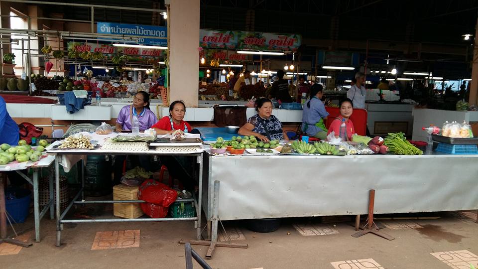 33964_ด้านหน้าตลาด.jpg