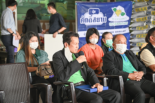 เกษตรกรเฮ! ซื้อปุ๋ยจากโรงงานในราคาที่ถูกลง