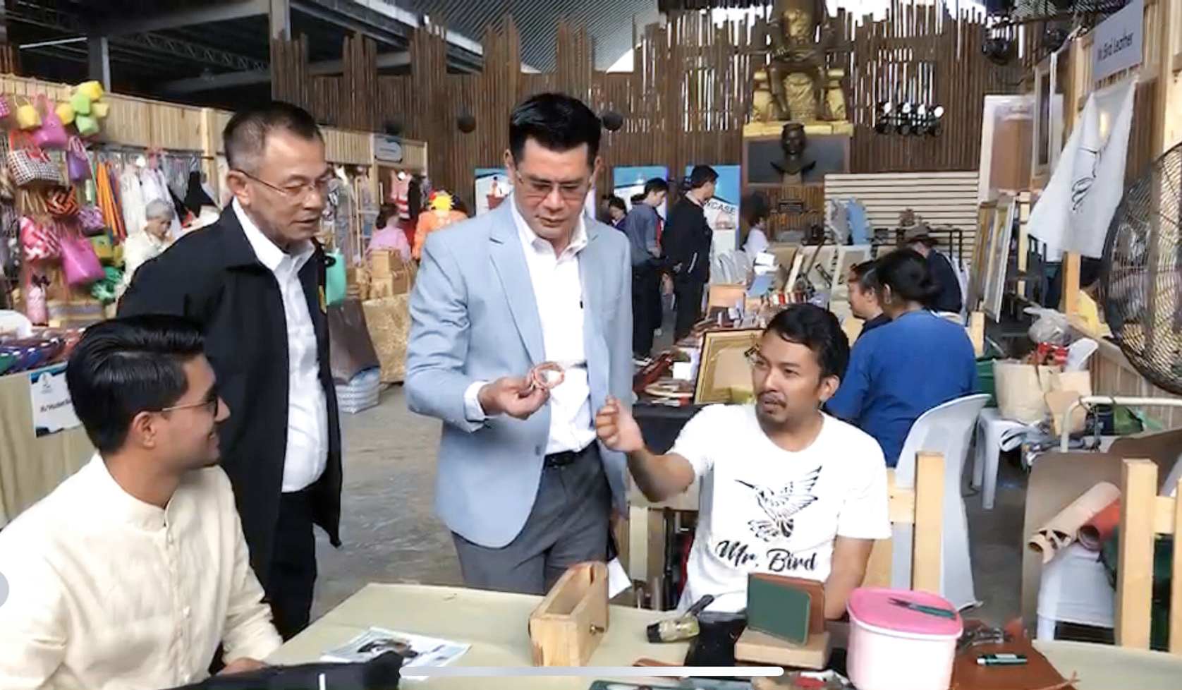 รองอธิบดีร่วมพิธีเปิดงาน “มหกรรมสินค้าส่งเสริมอาชีพคนพิการในตลาดต้องชม” 