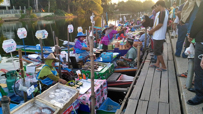 45307_ด้านล่างตลาด.jpg